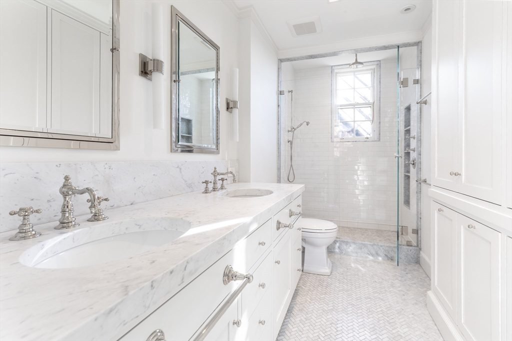 Classic Marble and White Shaker