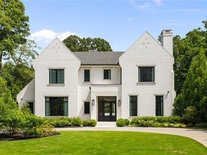 A $9.5M Sprawling Estate Is Now the Most Expensive Home in Atlanta