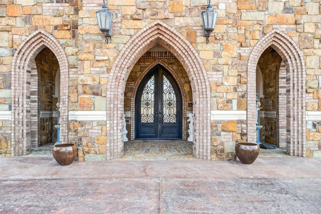 Brick vs. Stone: Why Brick Is Stealing the Spotlight on Front Exteriors