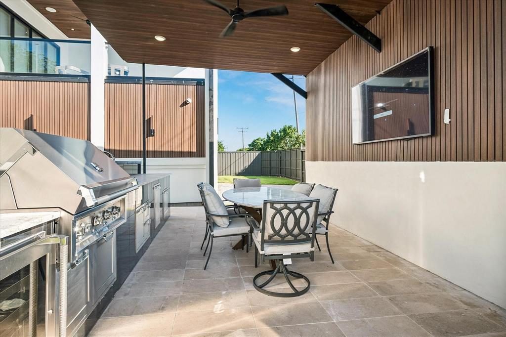 Modern Timber Outdoor Kitchen