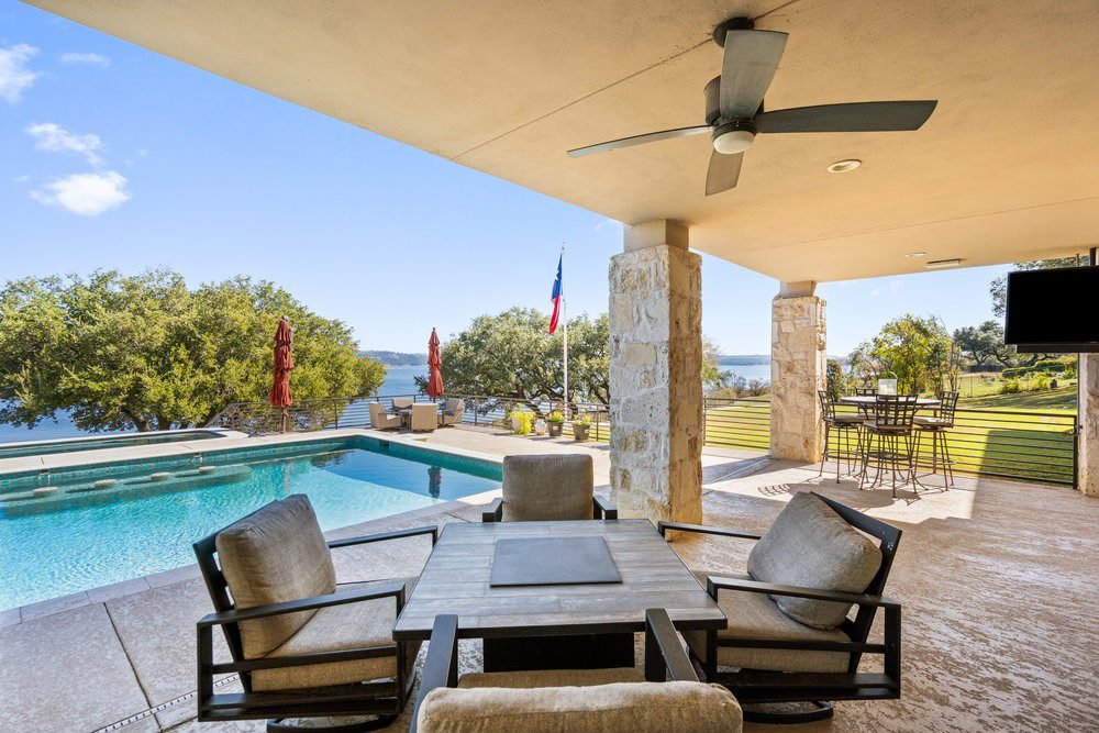 Stone Pillar Poolside Lounge