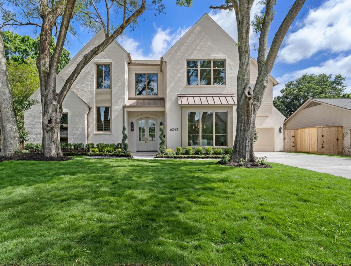 Pale Stucco and Emerald Lawn