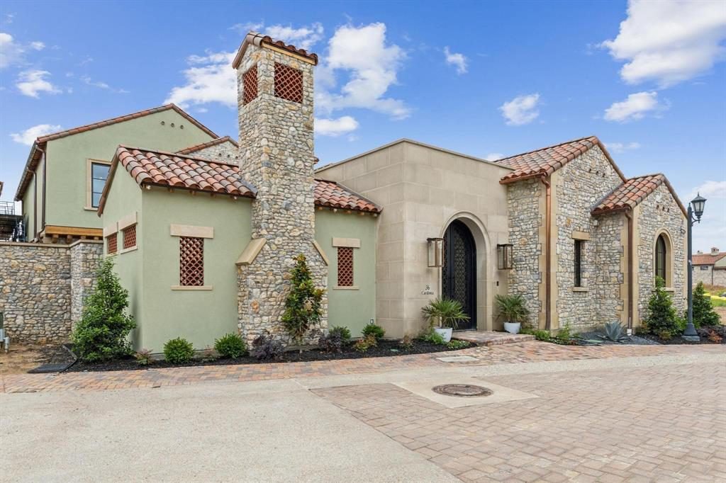 5 Homes for Sale in Entrada Westlake That Define Modern Living
