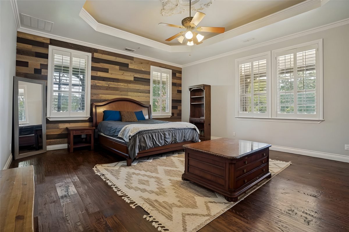 Reclaimed Plank Wall and Warm Leather