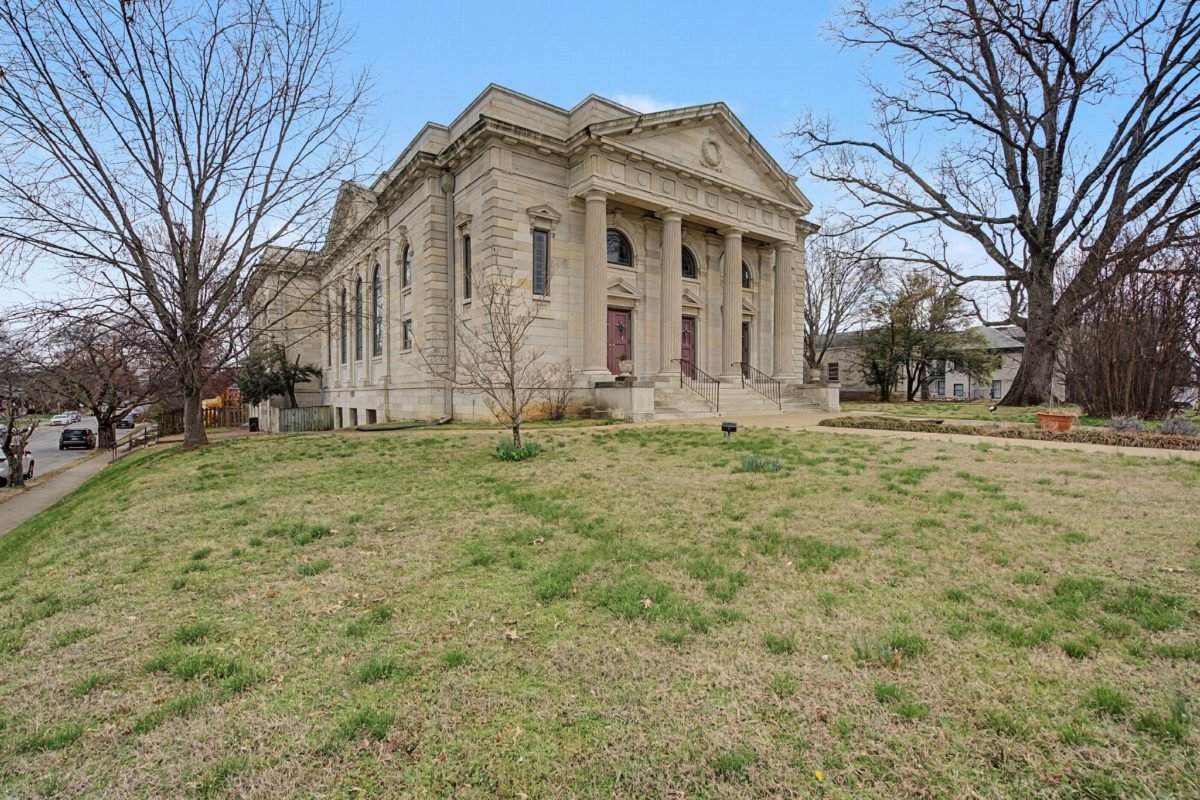 A 25,249 Sq Ft Gothic Revival Church Steals the Spotlight as Nashville&rsquo;s Biggest Home