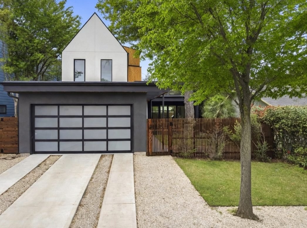 Gray Gables and Cedar Fences