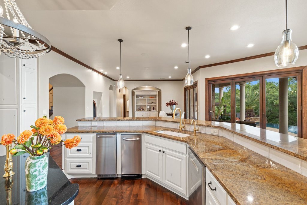 Golden Granite and Warm Oak
