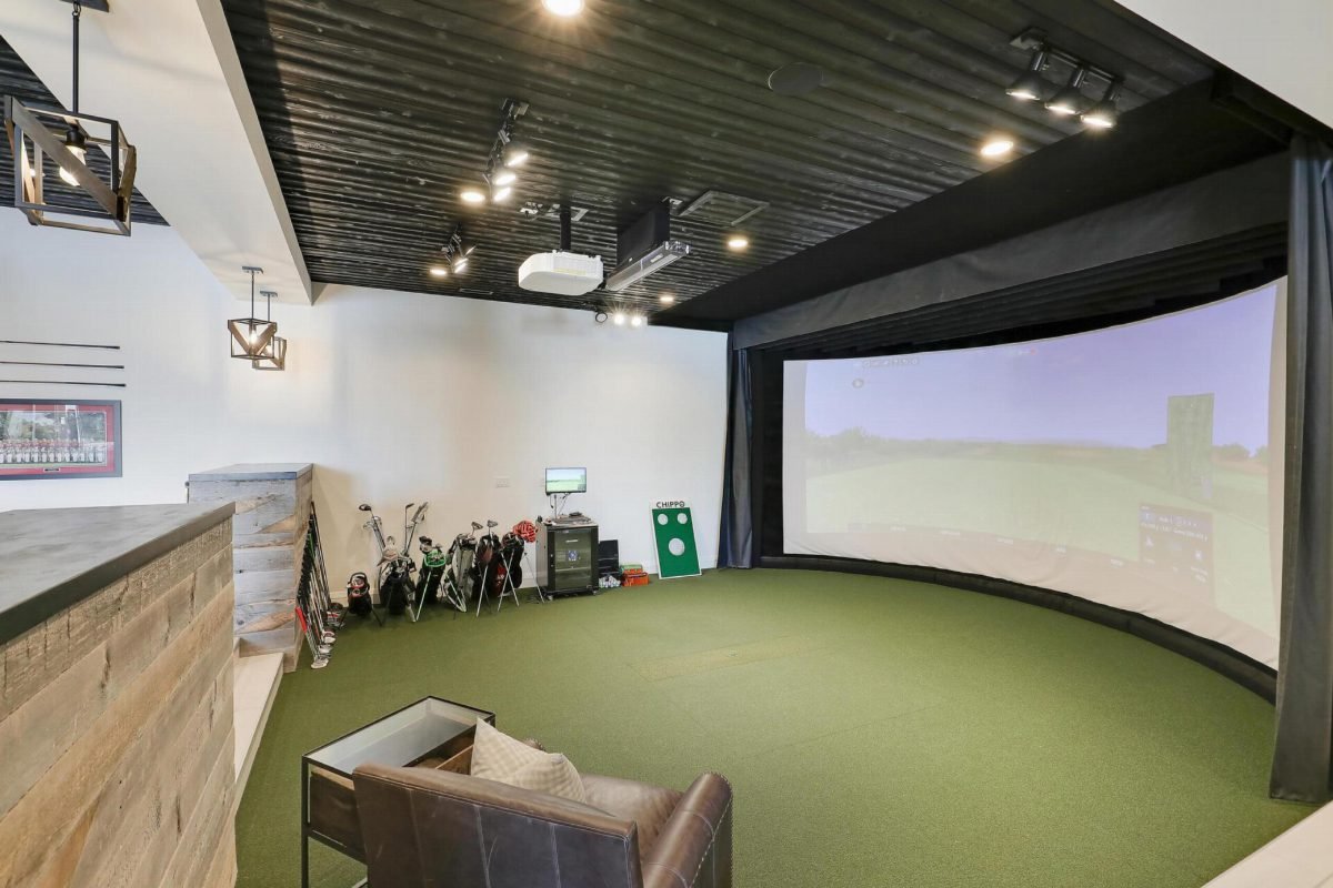 Golf Bay with Dark Wood