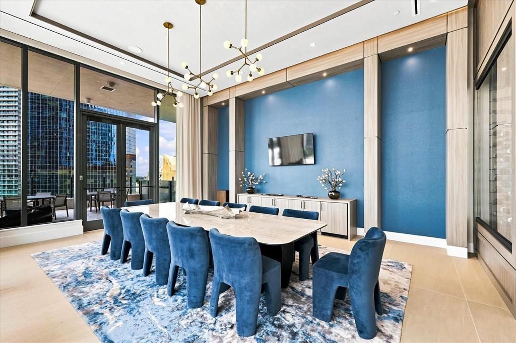 10 Dining Rooms Showing How Blue Is Making a Serious Comeback