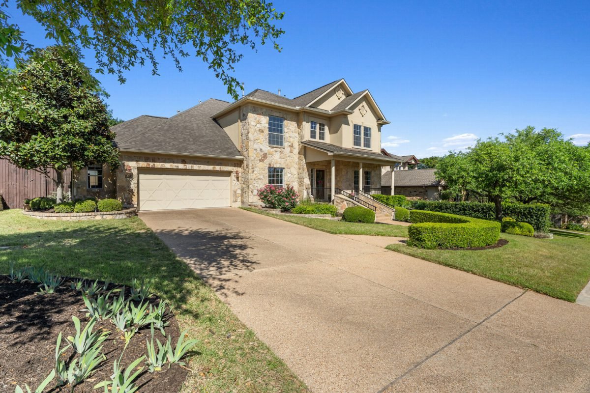 Beige Stucco and Limestone Grace