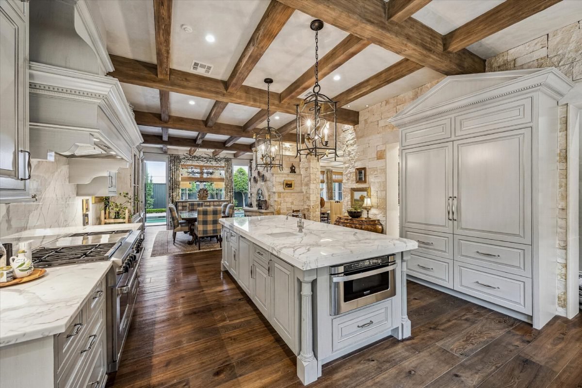 Timeless White and Honey Oak