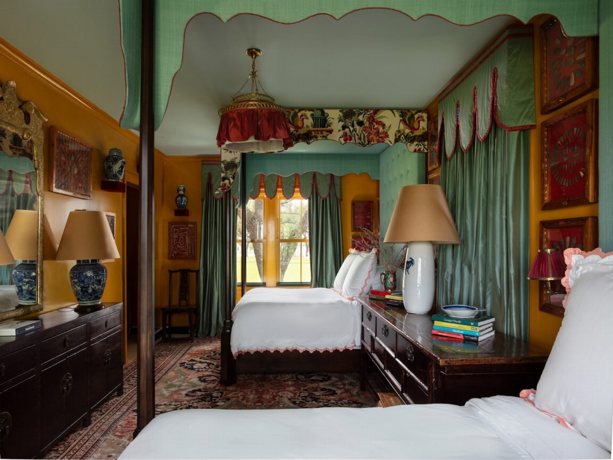 Green vs. Navy: How Real Bedrooms Quietly Chose a Champion