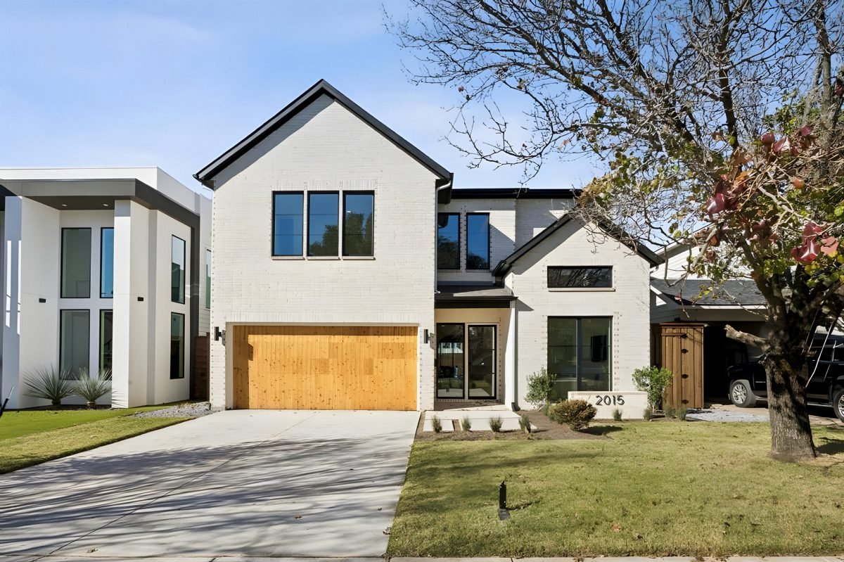 Modern Facade with Cedar Warmth