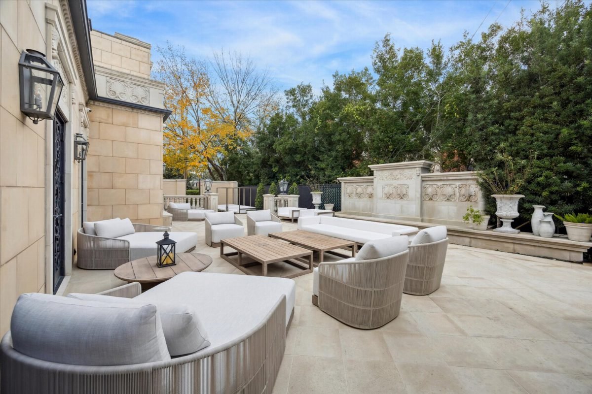 Stone Courtyard with Wicker Comfort
