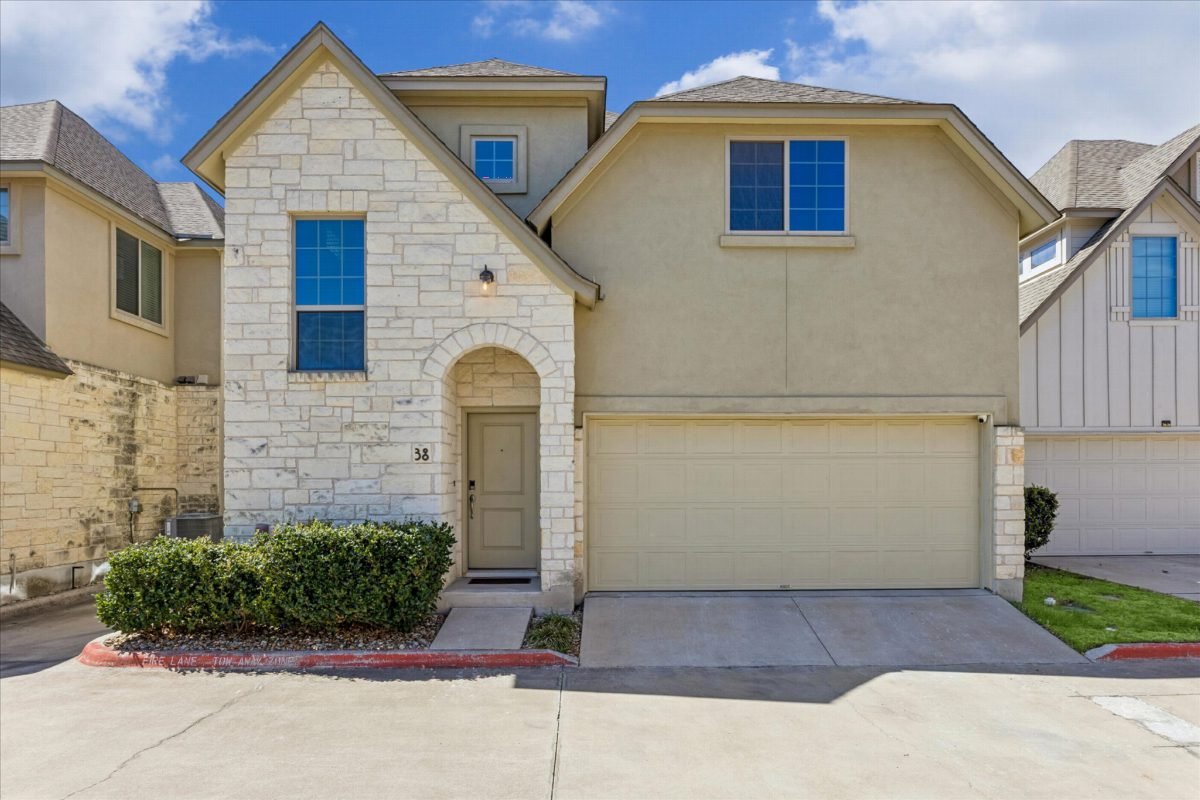 Crisp Stone and Soft Stucco