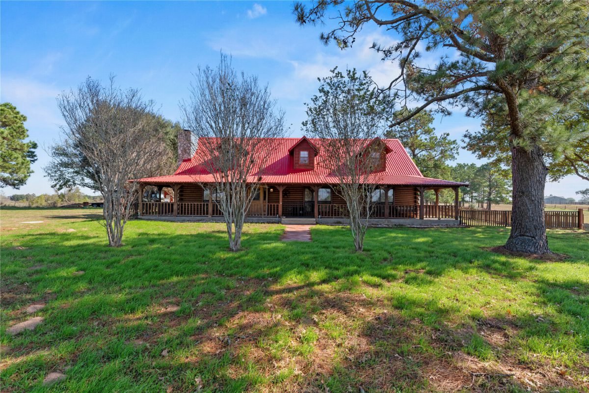 Rustic Red Roof Retreat