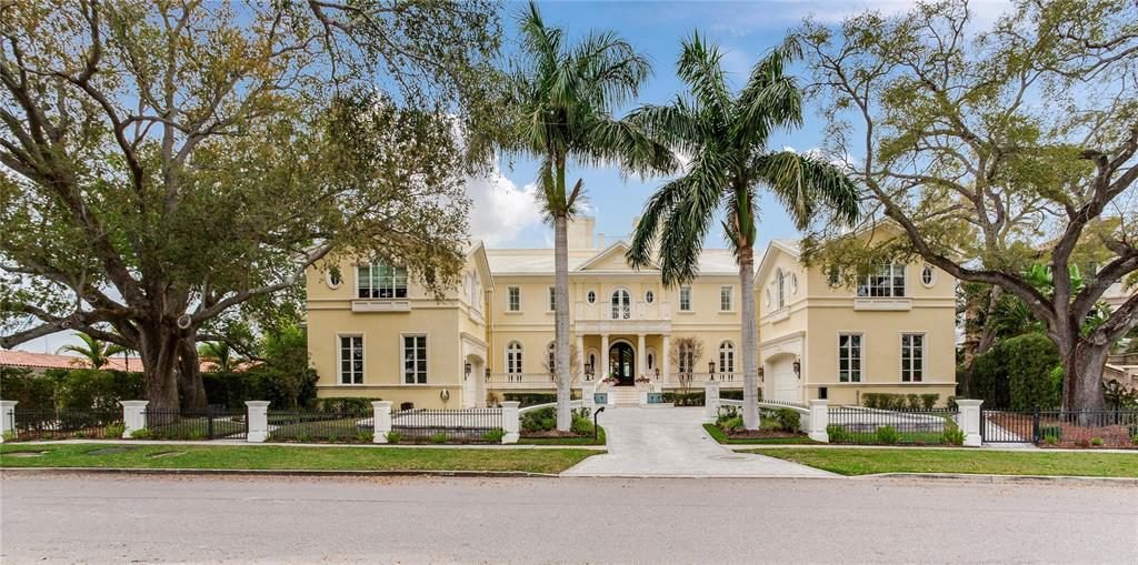 Tour a $22M Party Dock Estate in Tampa That Lives Like a Coastal Dream