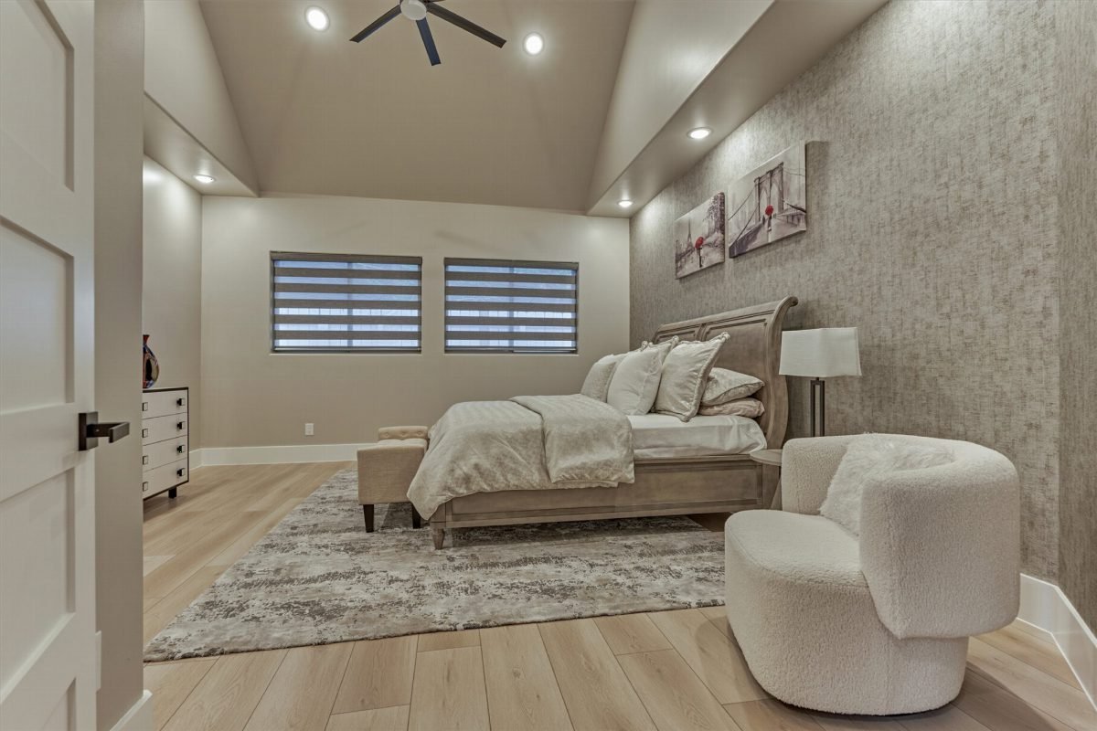 Textured Neutral Vaulted Sanctuary