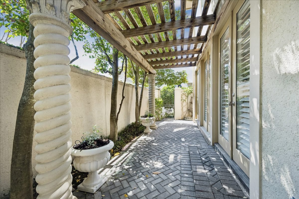 Sculpted Column Herringbone Walk