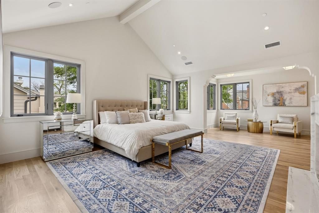 7 Gorgeous Vaulted Bedroom Ideas That Actually Work in Real Homes
