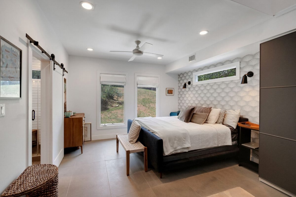 Vaulted Serenity with Geometric Charm