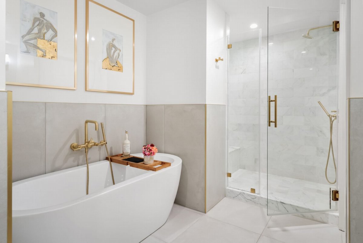 Freestanding Calm with Gold Accents