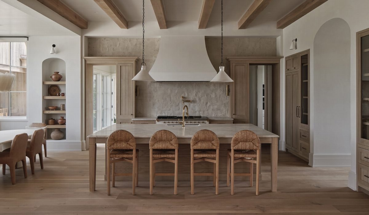 Vaulted Ceilings and Wicker Comfort