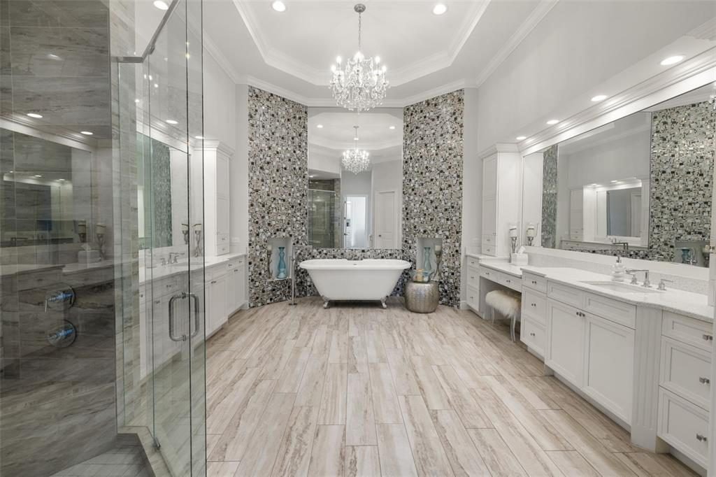 Breezy White Tub with Mosaic Glow