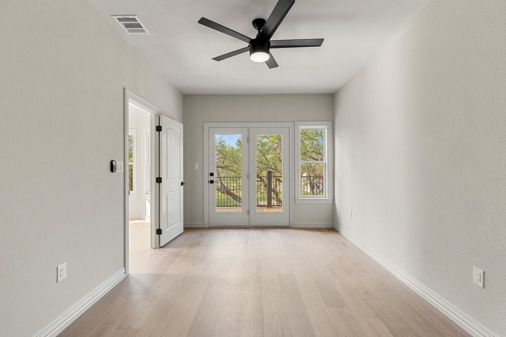 Airy White and Light Wood