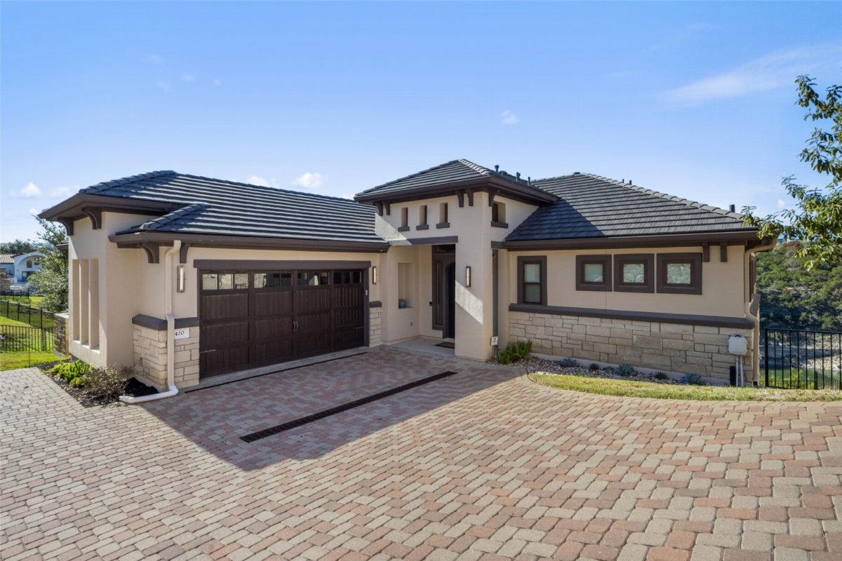 7 Stunning Rough Hollow Homes in Austin That Stand Out Right Now