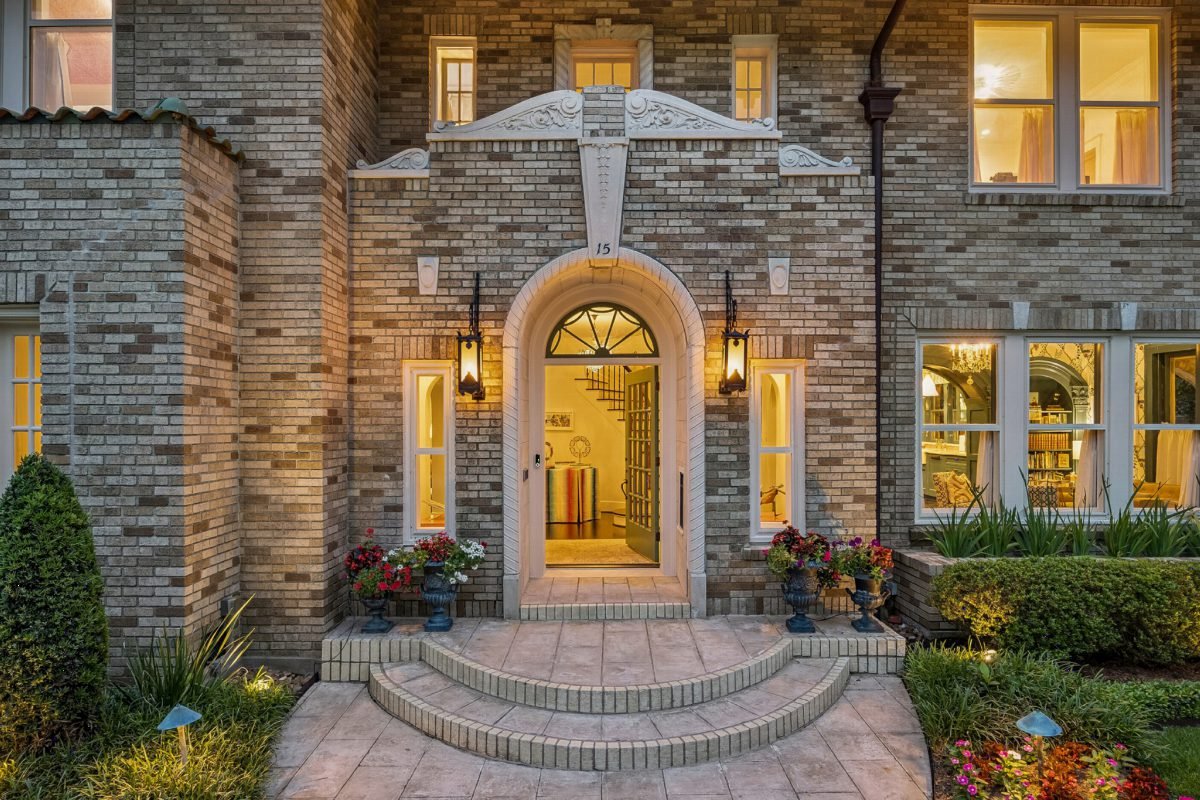 Warm Brick and Cream Trim