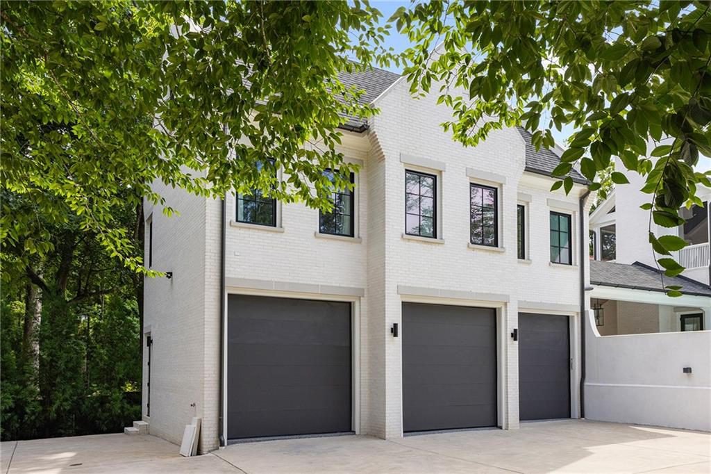 White Brick Garage Rhythm