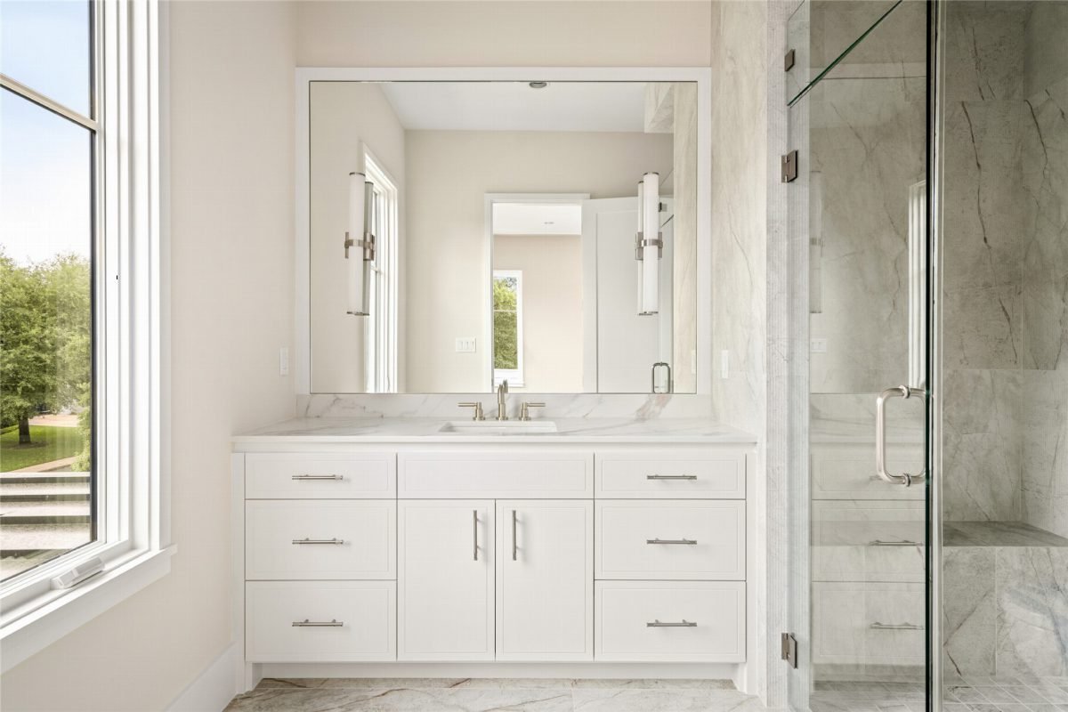 Crisp White Marble Glow