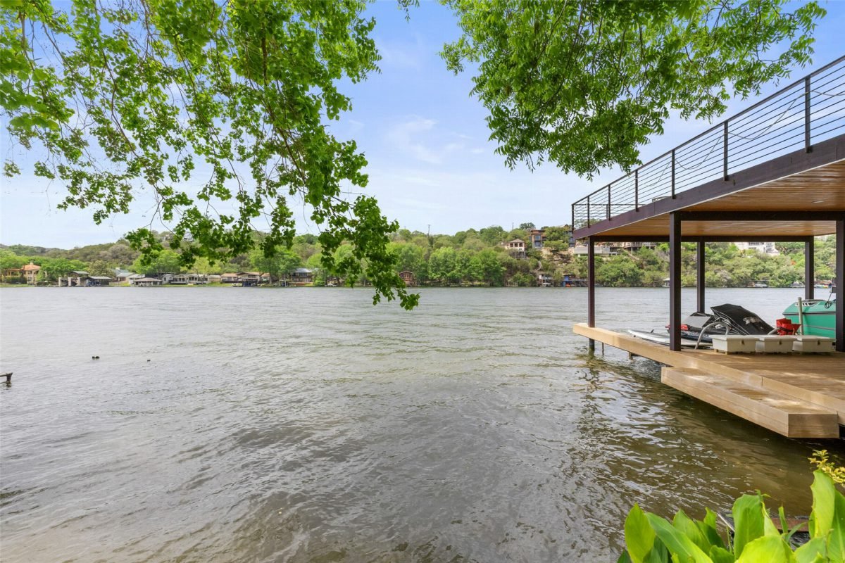 Lakeside Deck and Modern Railings