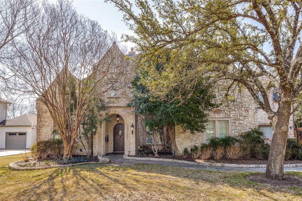 Rustic Stone Cottage Appeal