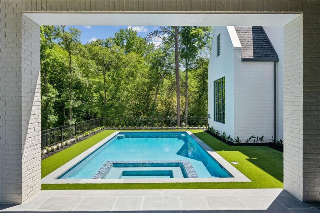 Pooled Garden with White Brick