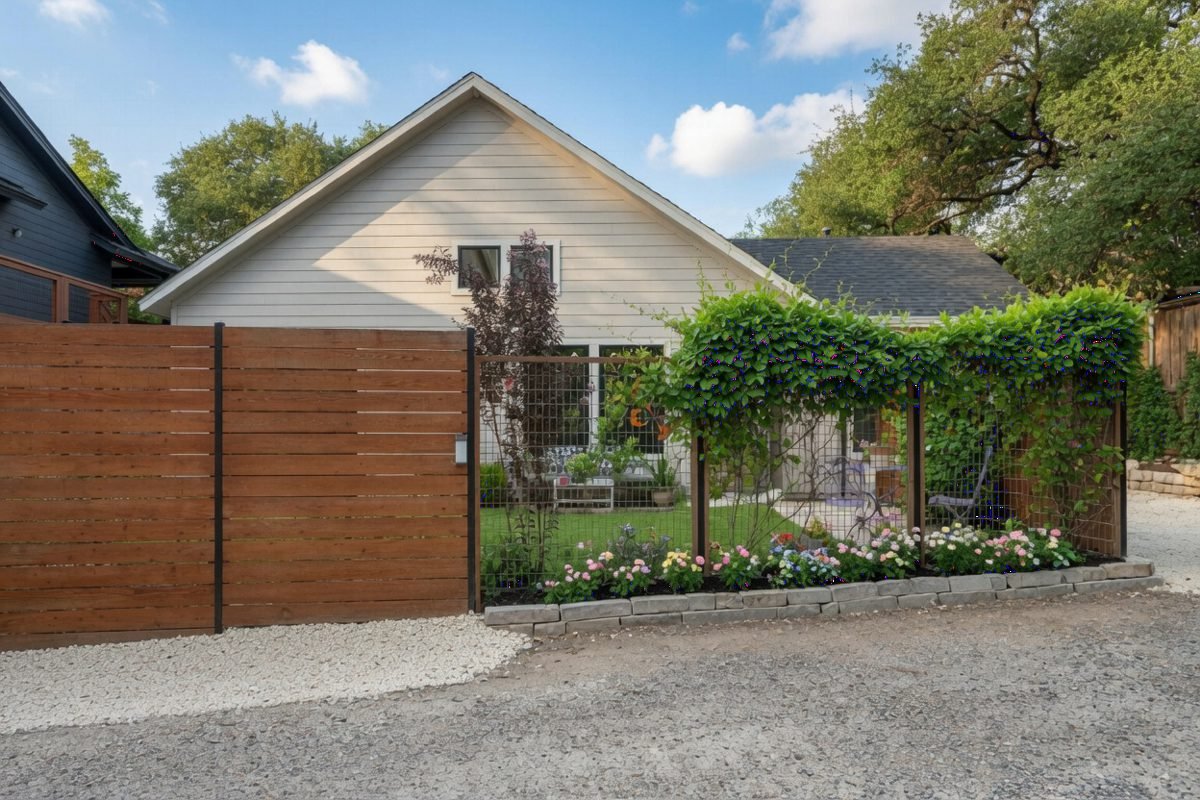 Cedar Screens and Lush Green