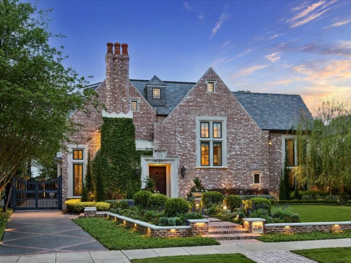 10 Gorgeous Brick Curb Appeal Ideas
