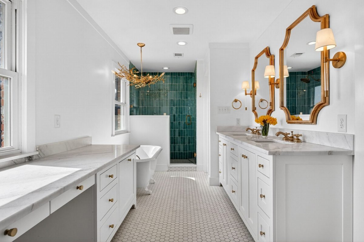 Emerald Gloss and White Marble