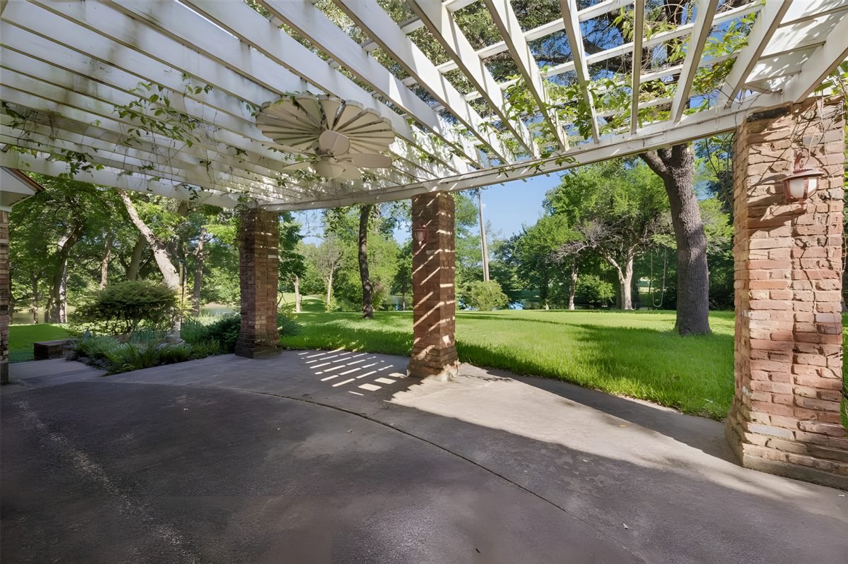 5 Stunning Brick Pergola Ideas to Transform Your Outdoor Space
