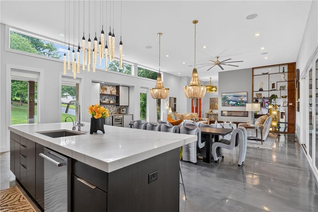 9 Kitchens Proving Gold Is the New Must-Have Accent