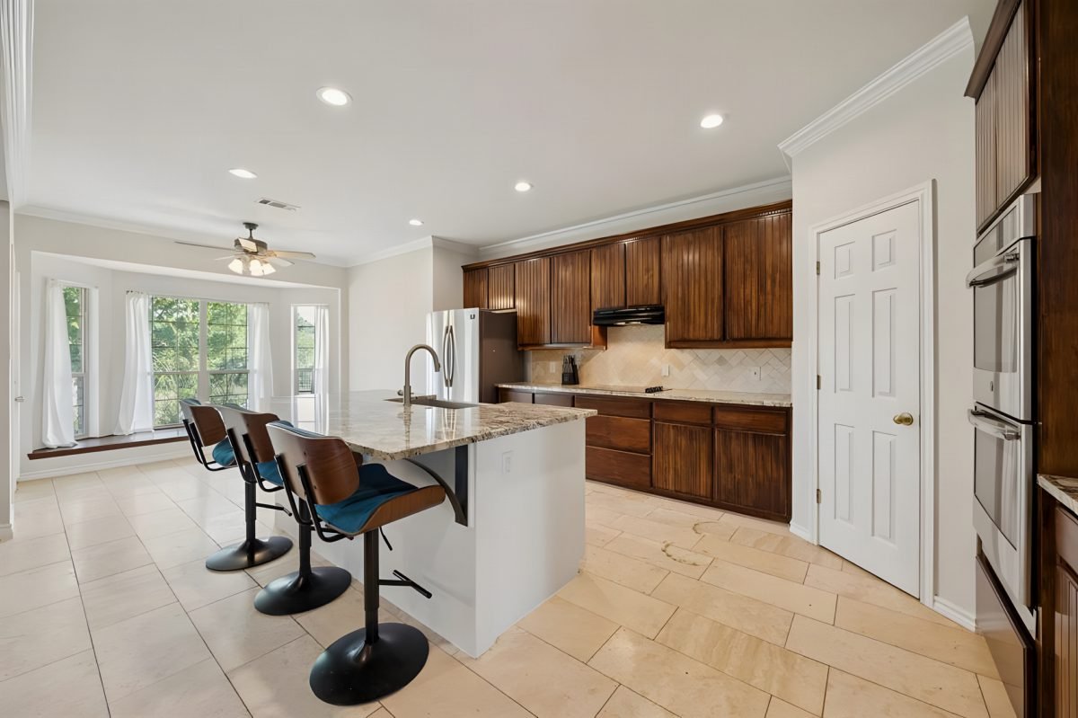 Caramel Wood and Bay Light