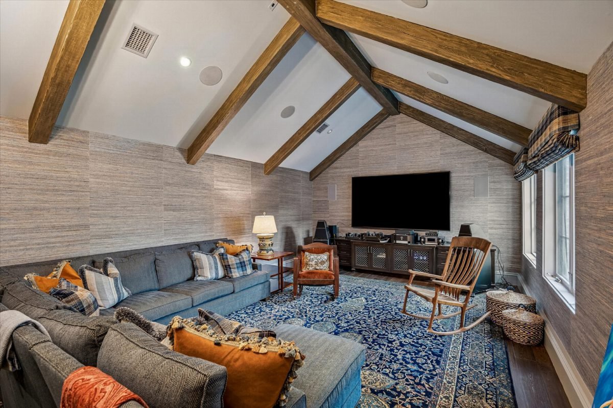 Rustic Vaulted Timber Retreat