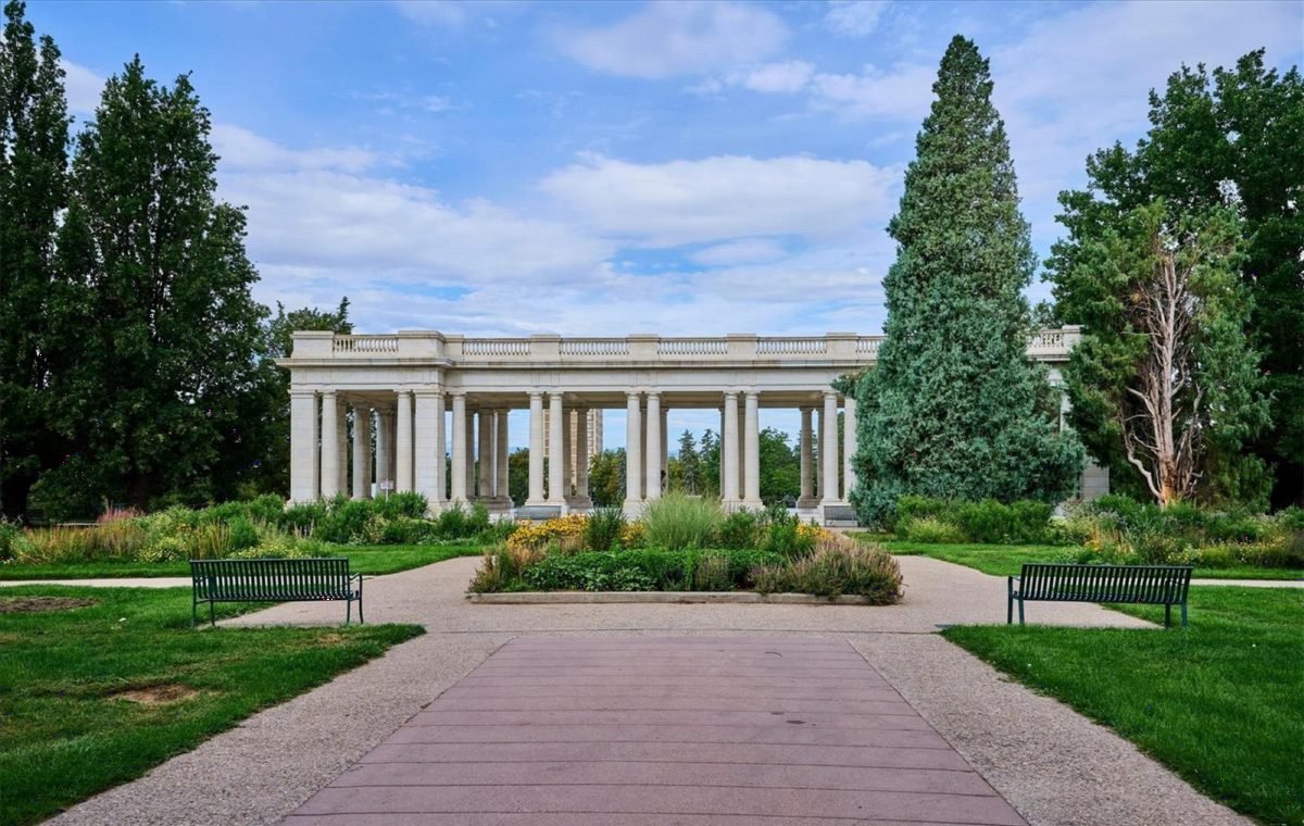 Classical Colonnade Garden Retreat