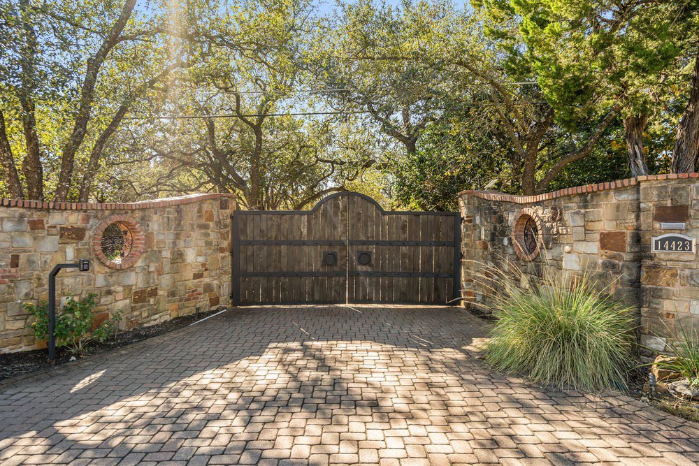 Rustic Fieldstone Entryway