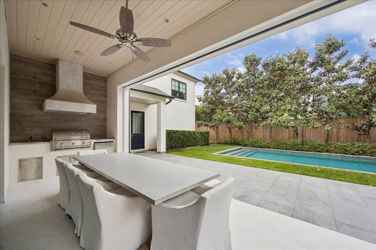 Cozy Covered Patio Dining